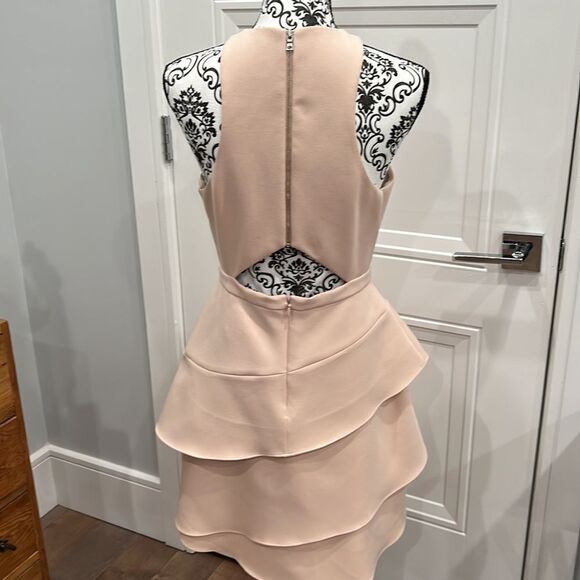 BCBGMaxazria Blush Pink Key Hole Tiered Mini Dress Size 8 NWOT - Picture 11 of 11